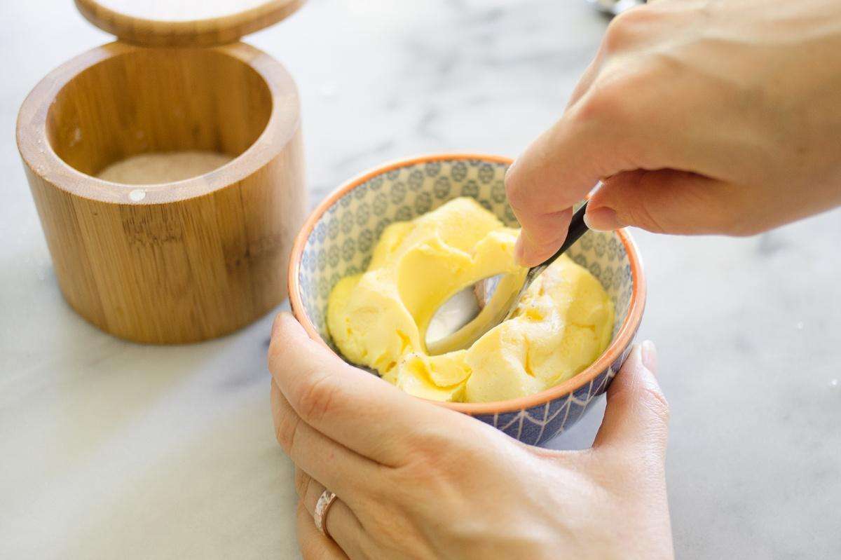 老外常吃的“黄油”，到底是用什么做成的？为啥中国很少生产？