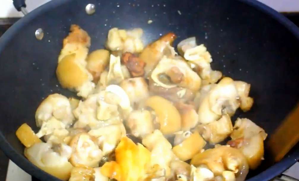 黄豆烧猪蹄，烹饪方法都在这，制作简单，飘香美味老少皆宜